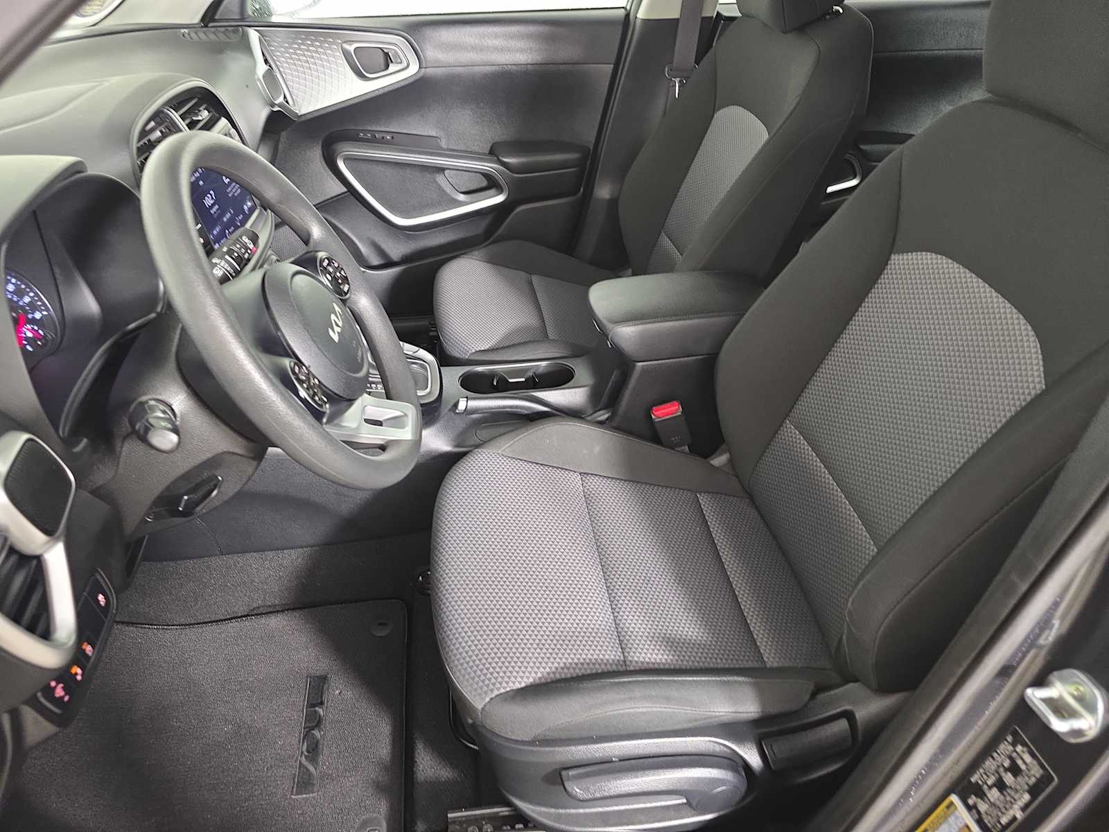 2022 Kia Soul LX photo 24
