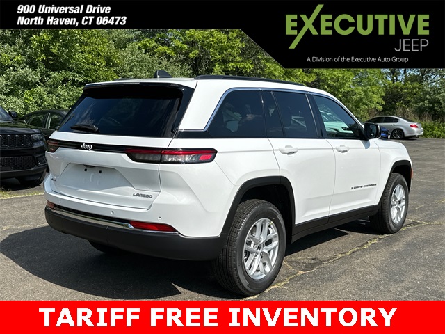 2025 Jeep Grand Cherokee Laredo photo 2