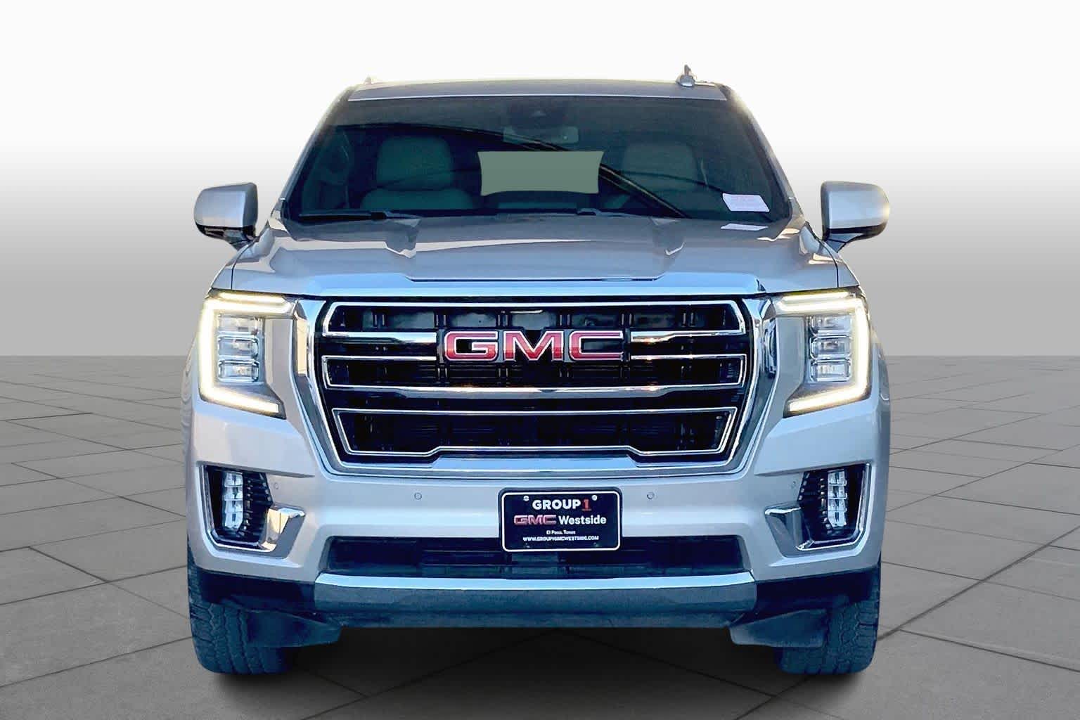 2023 Gmc Yukon XL SLT photo 3