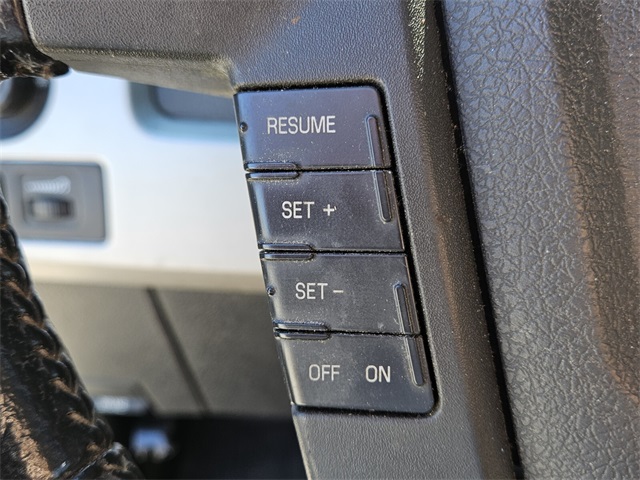 2010 Ford F-150 Lariat photo 22