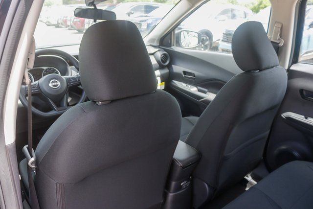 2025 Nissan Kicks Play S photo 23