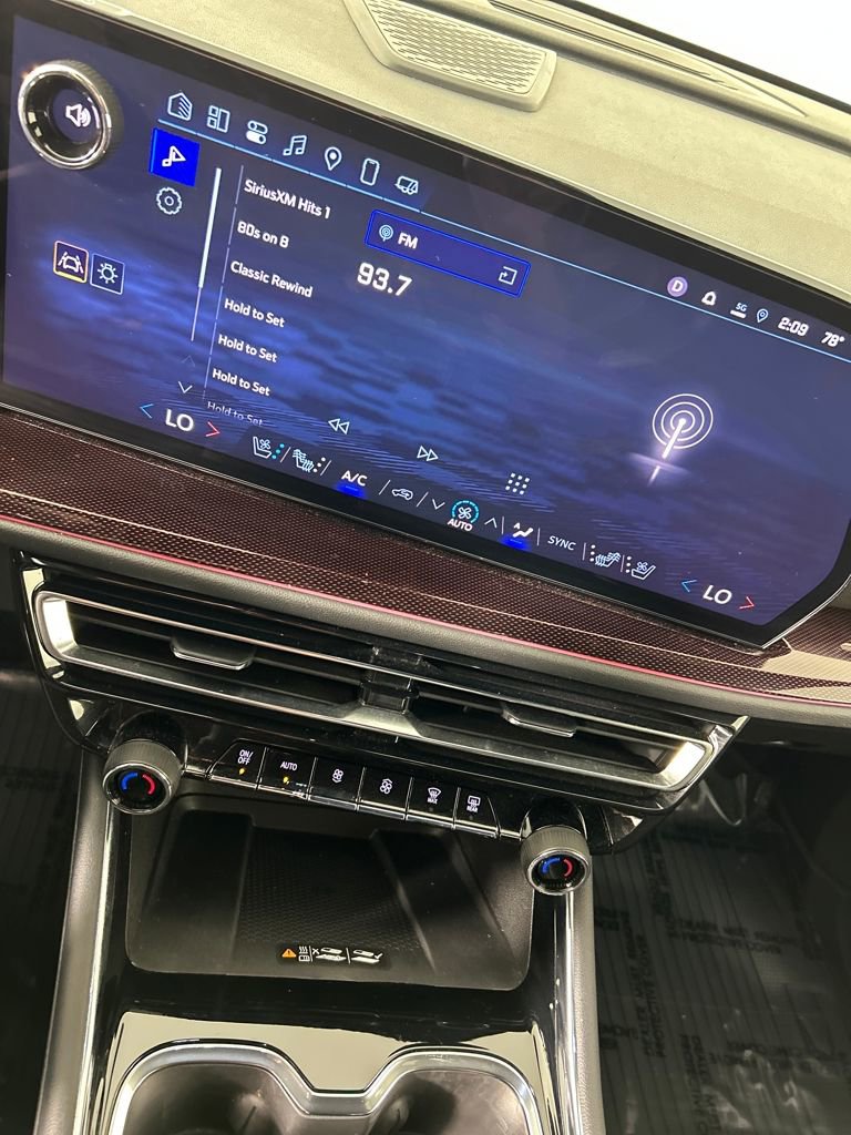 2025 Chevrolet Traverse RS photo 17