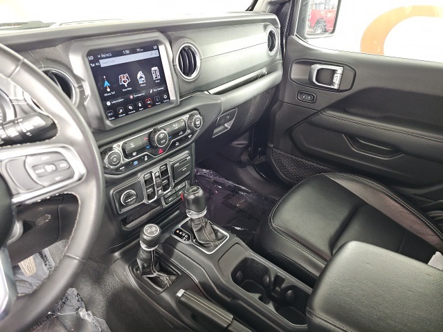 2023 Jeep Wrangler Sahara 4xe photo 21