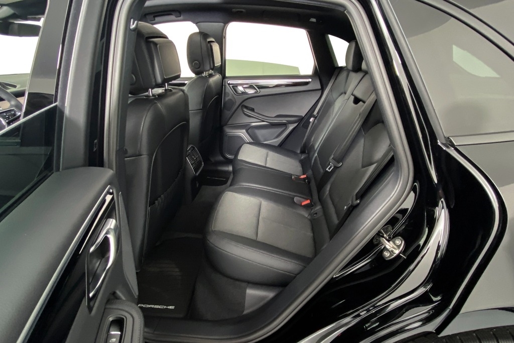 New 2024 Porsche Macan SUV in Jericho RLB06288 Porsche Gold Coast