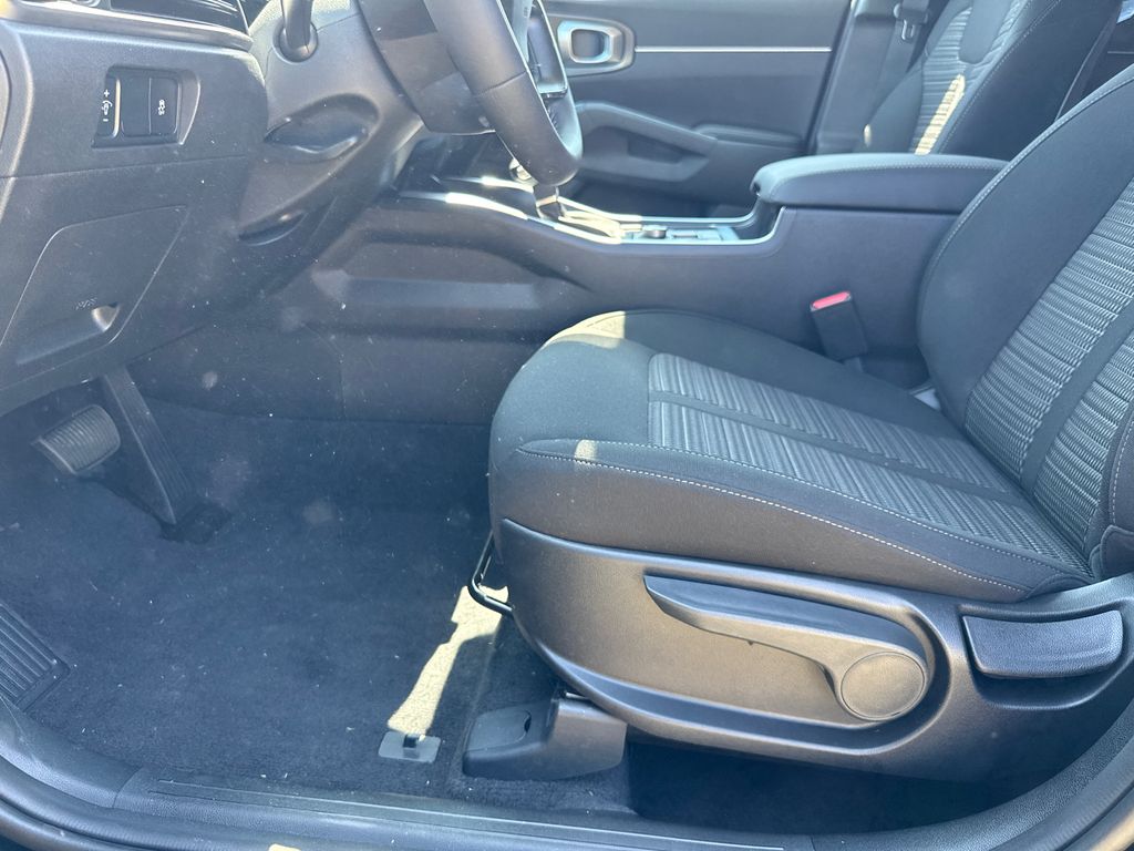 2026 Kia Sorento S photo 8