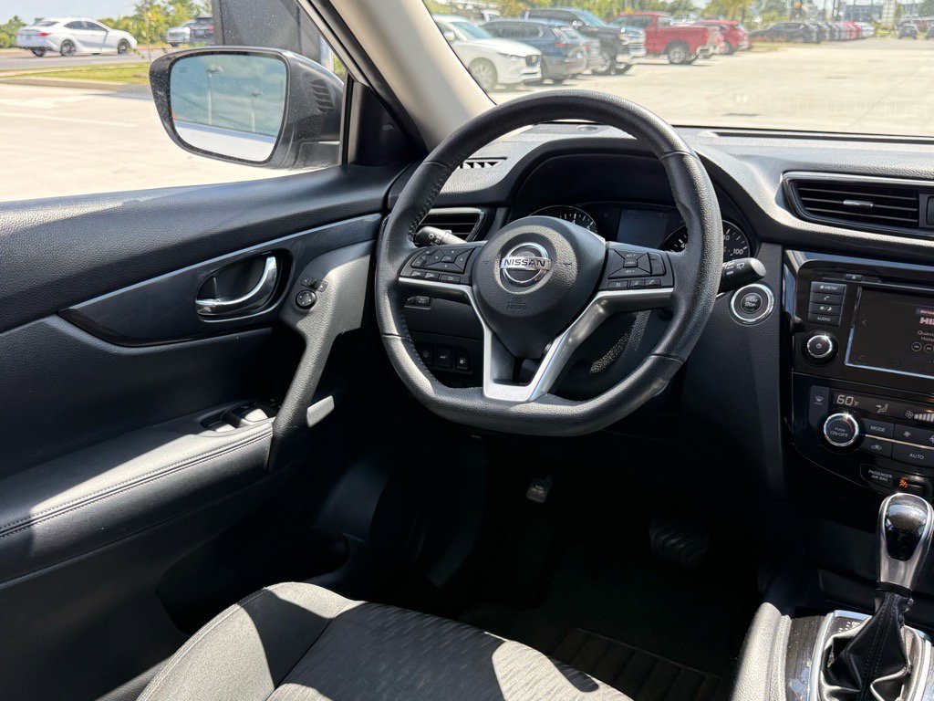 2020 Nissan Rogue SV photo 10