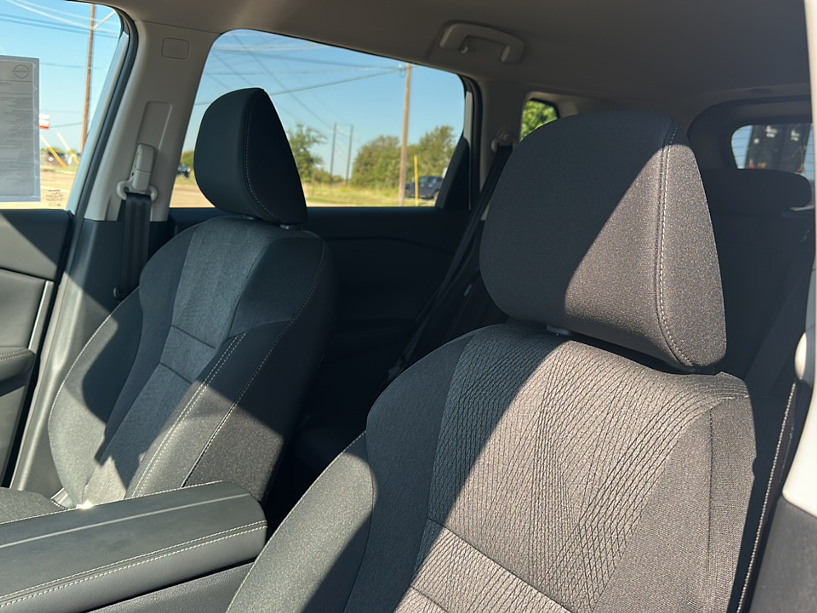 2026 Nissan Rogue SV photo 3