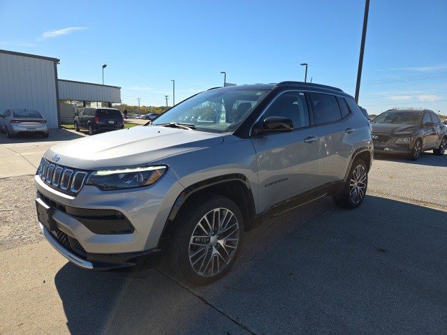 2022 Jeep Compass Limited photo 3