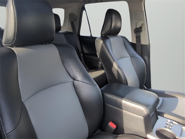 2014 Toyota 4Runner SR5 photo 41