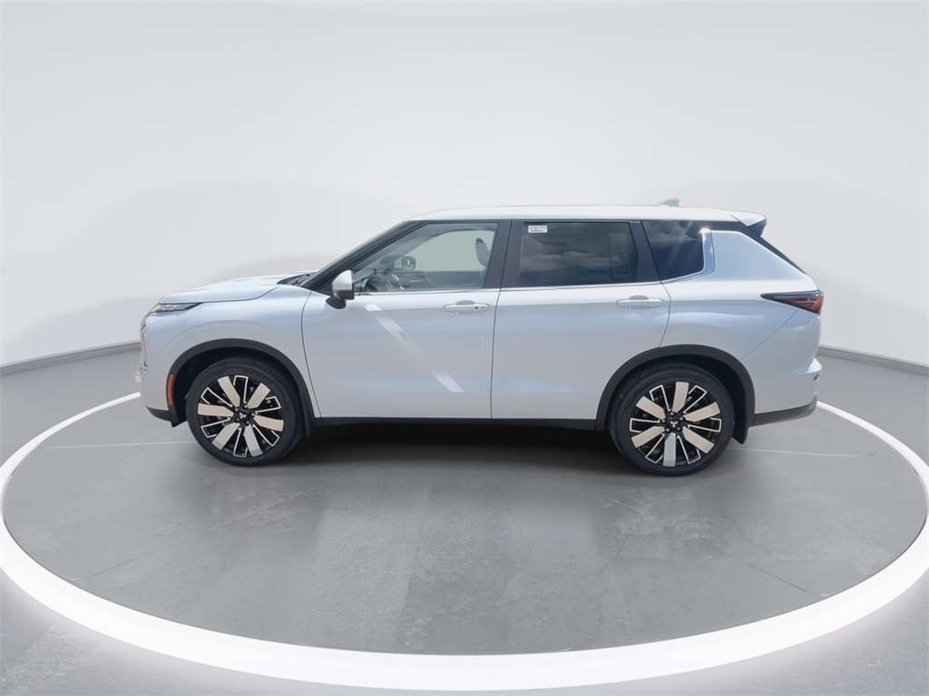 2025 Mitsubishi Outlander SE photo 5