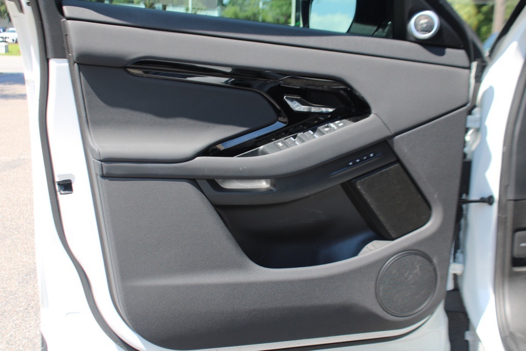 2024 Land Rover Range Rover Evoque S photo 10