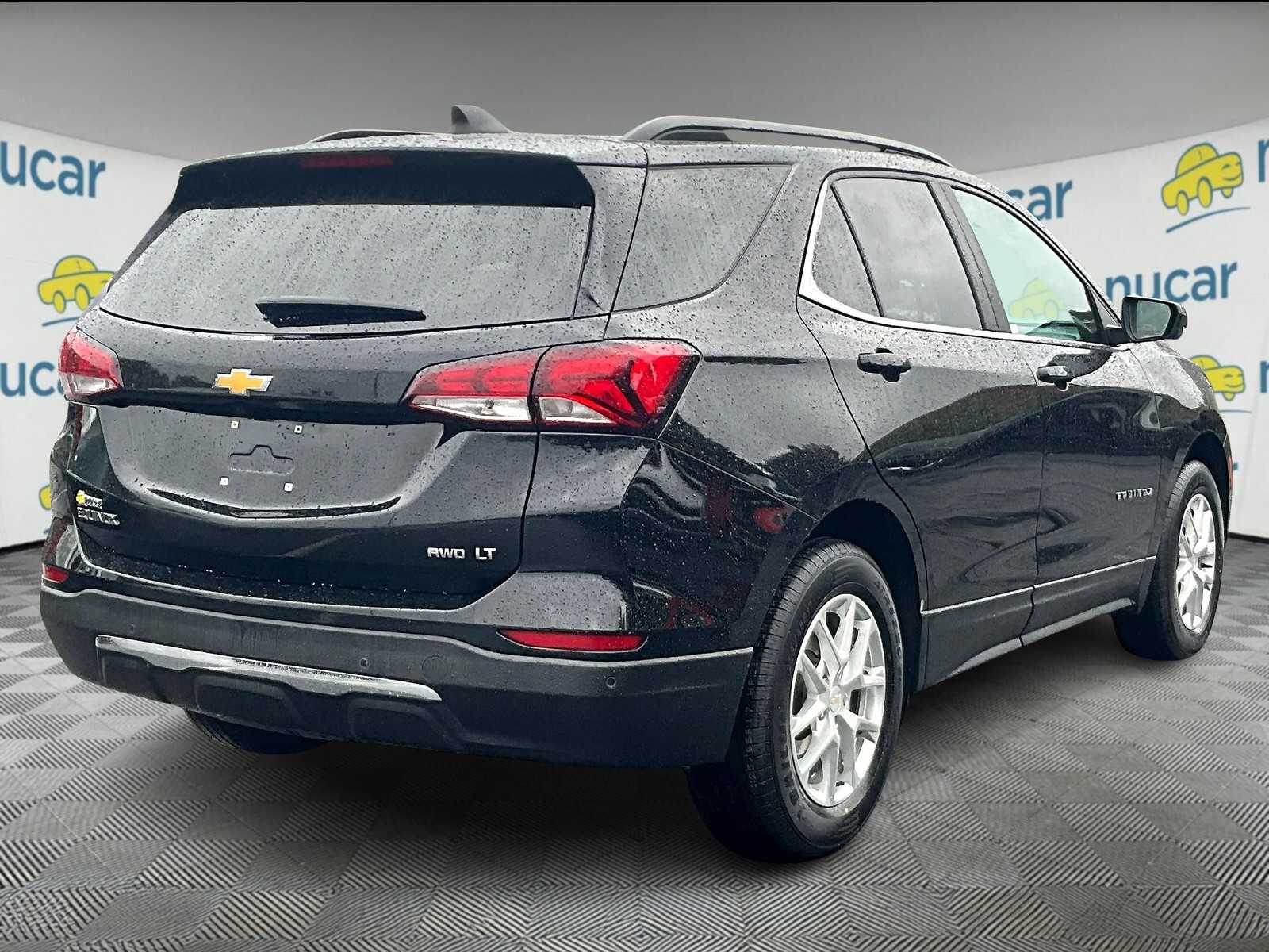2022 Chevrolet Equinox LT photo 2