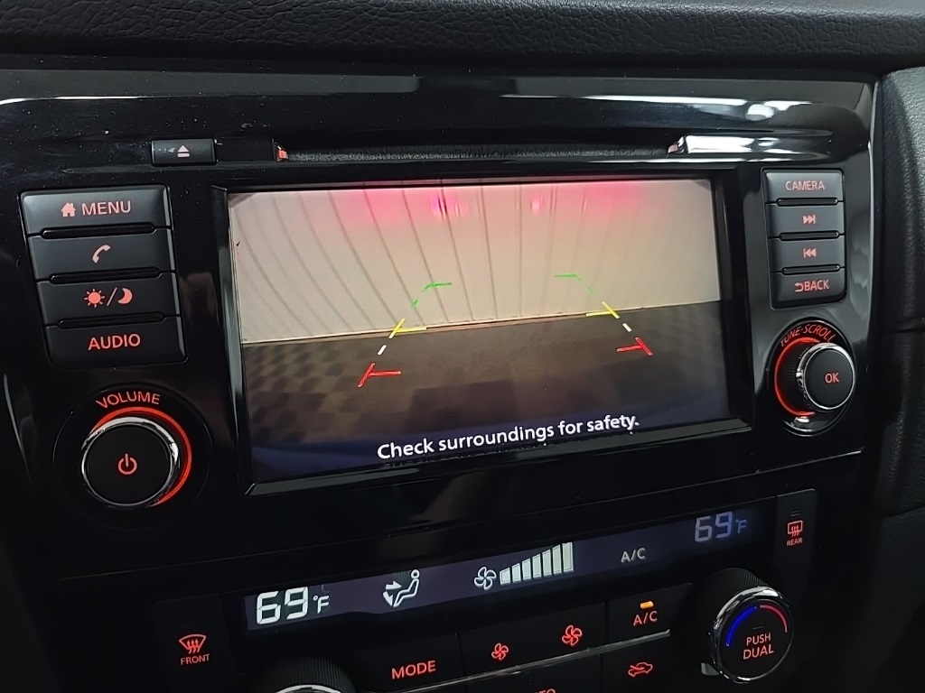2019 Nissan Rogue SV photo 22