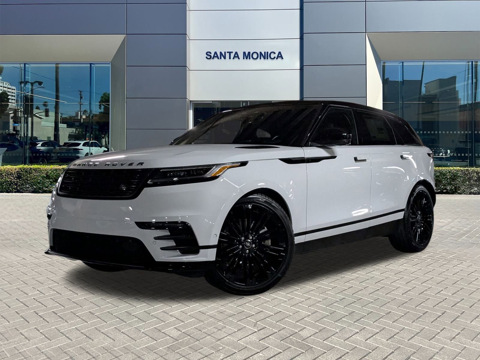 2026 Land Rover Range Rover Velar Dynamic SE's photo
