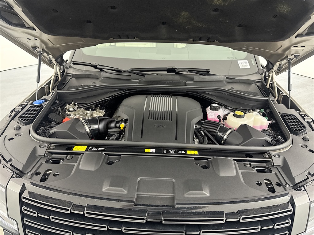 2025 Land Rover Range Rover SE photo 27