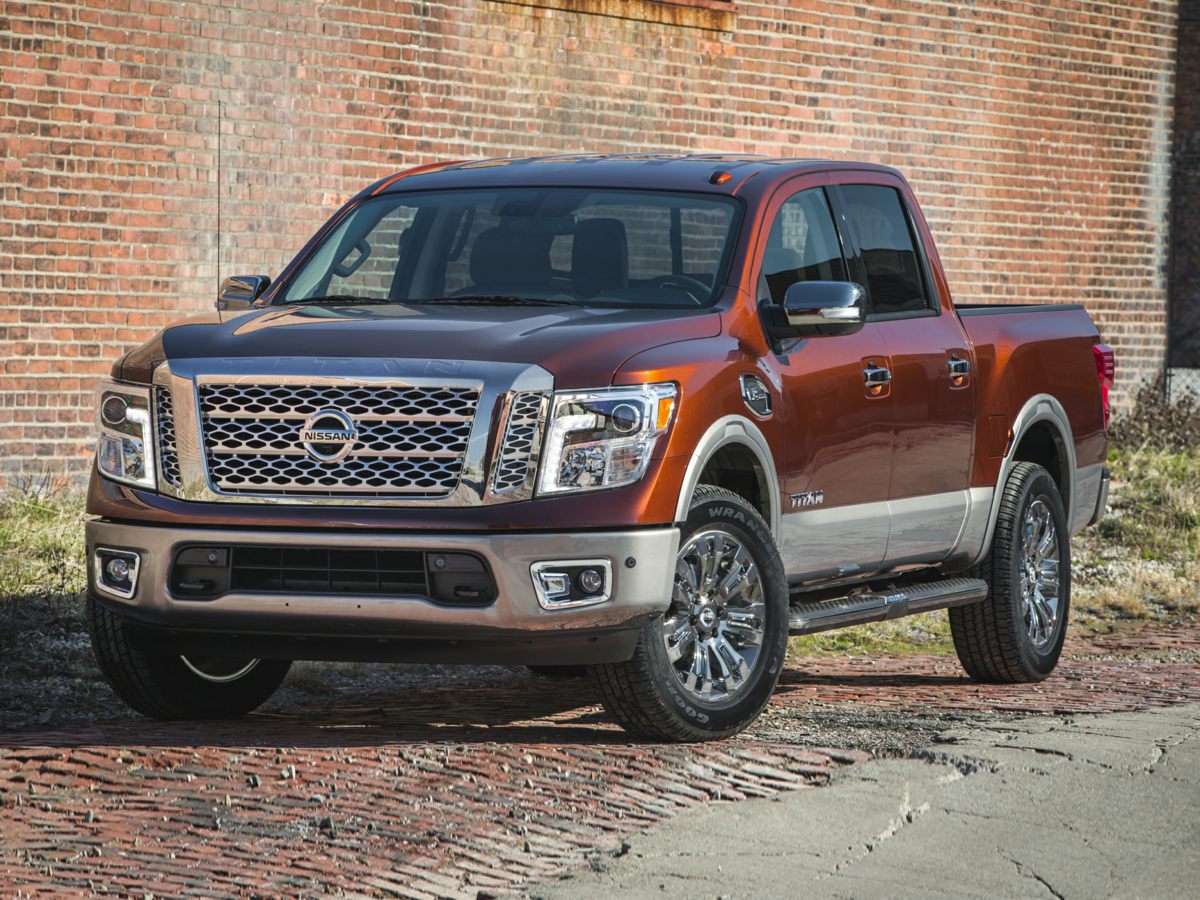 2019 Nissan Titan PRO-4X's photo