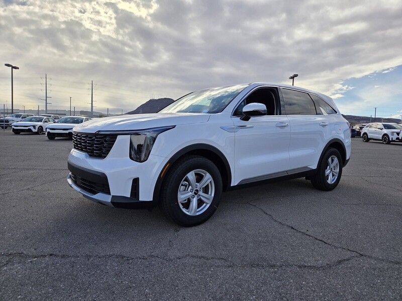 2026 Kia Sorento LX's photo
