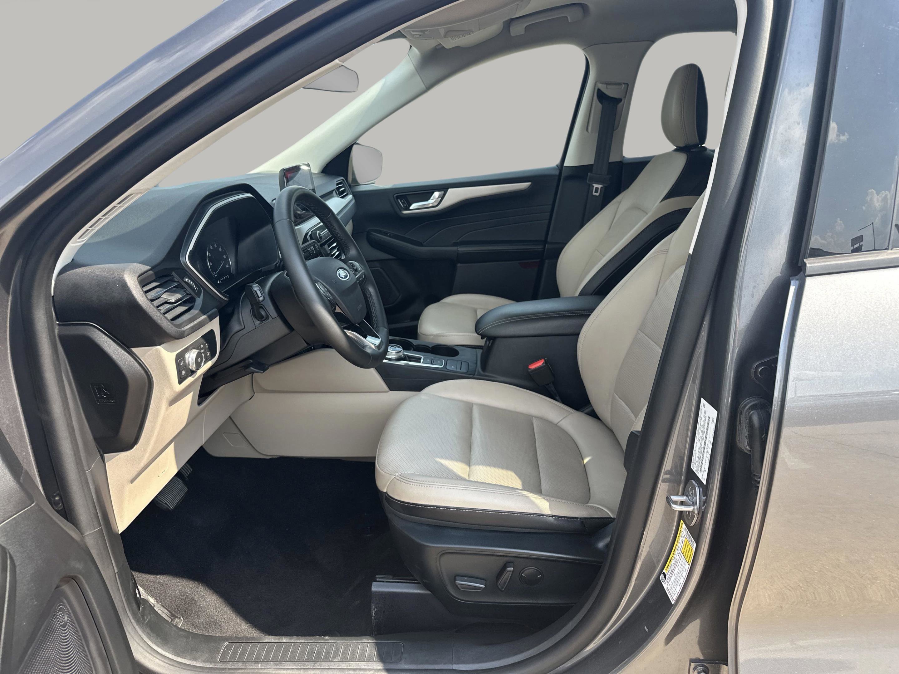 2021 Ford Escape SEL photo 10