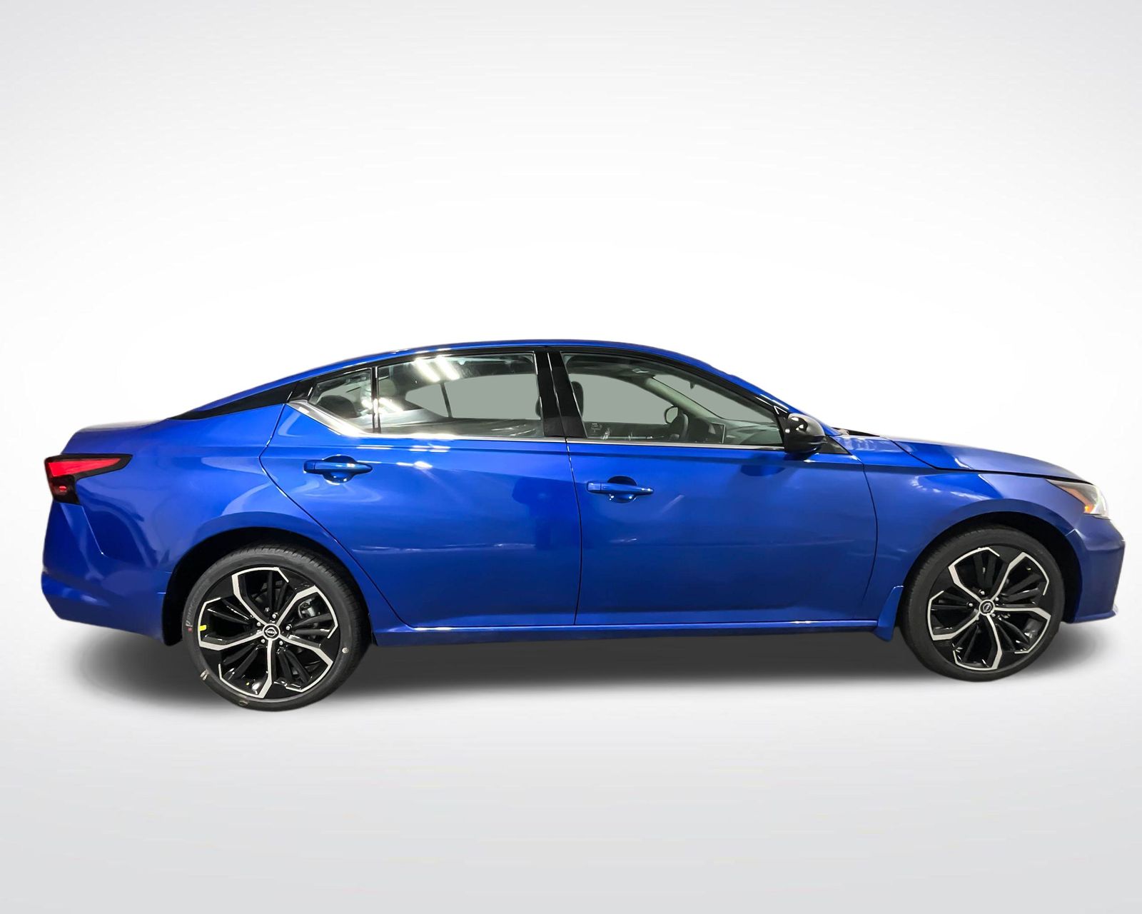 2025 Nissan Altima 2.5 SR photo 4