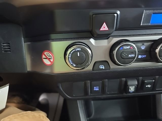 2022 Toyota Tacoma SR5 photo 19