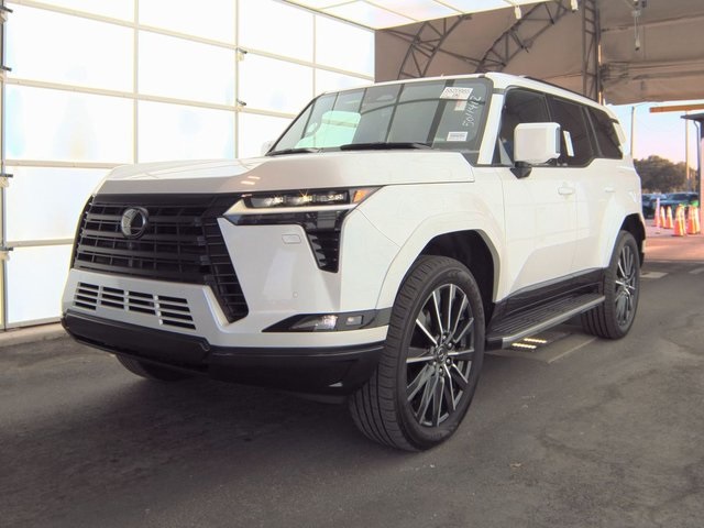 2024 Lexus GX Luxury's photo