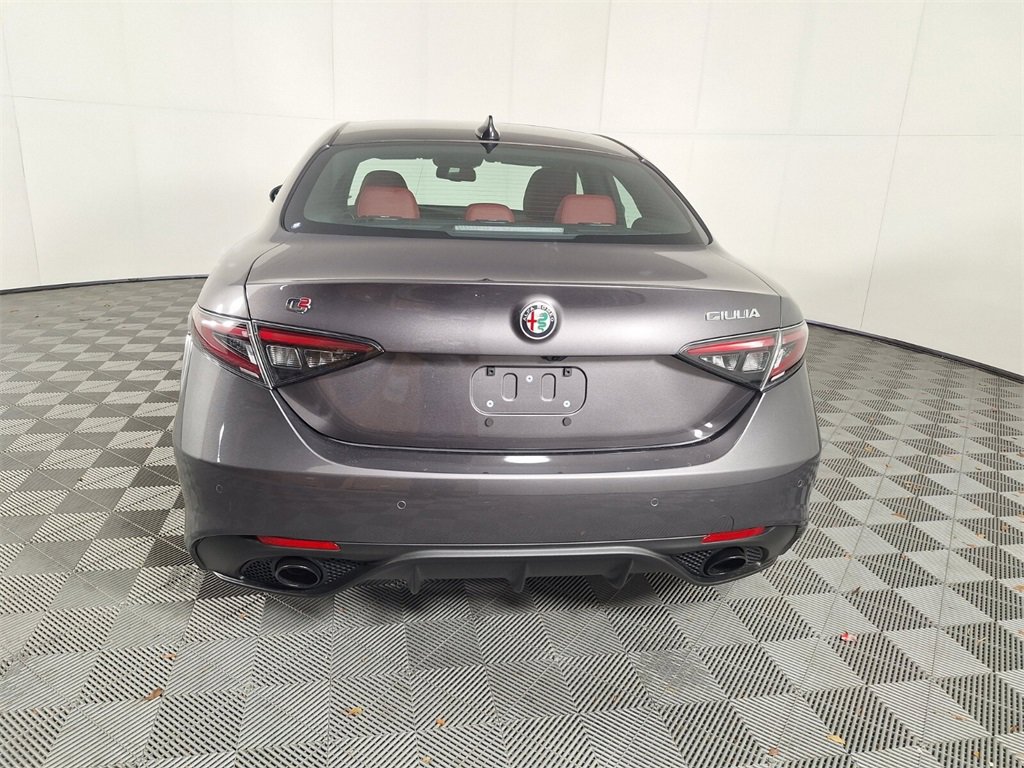 2025 Alfa Romeo Giulia Base photo 10