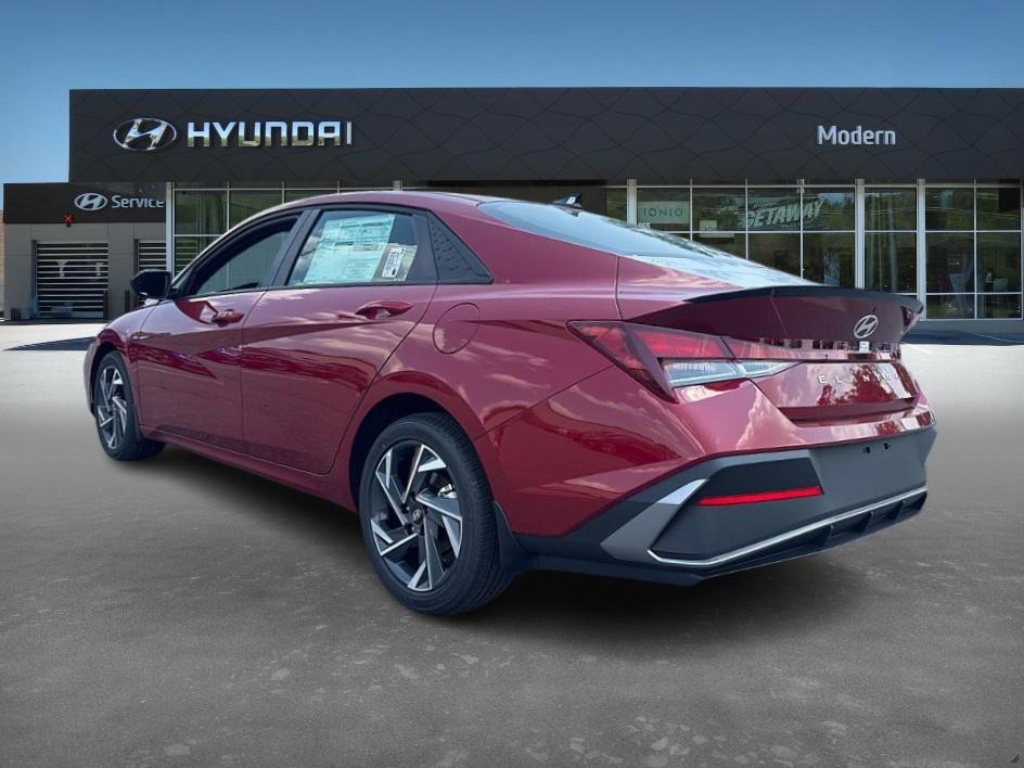 2025 Hyundai Elantra SEL Sport photo 4