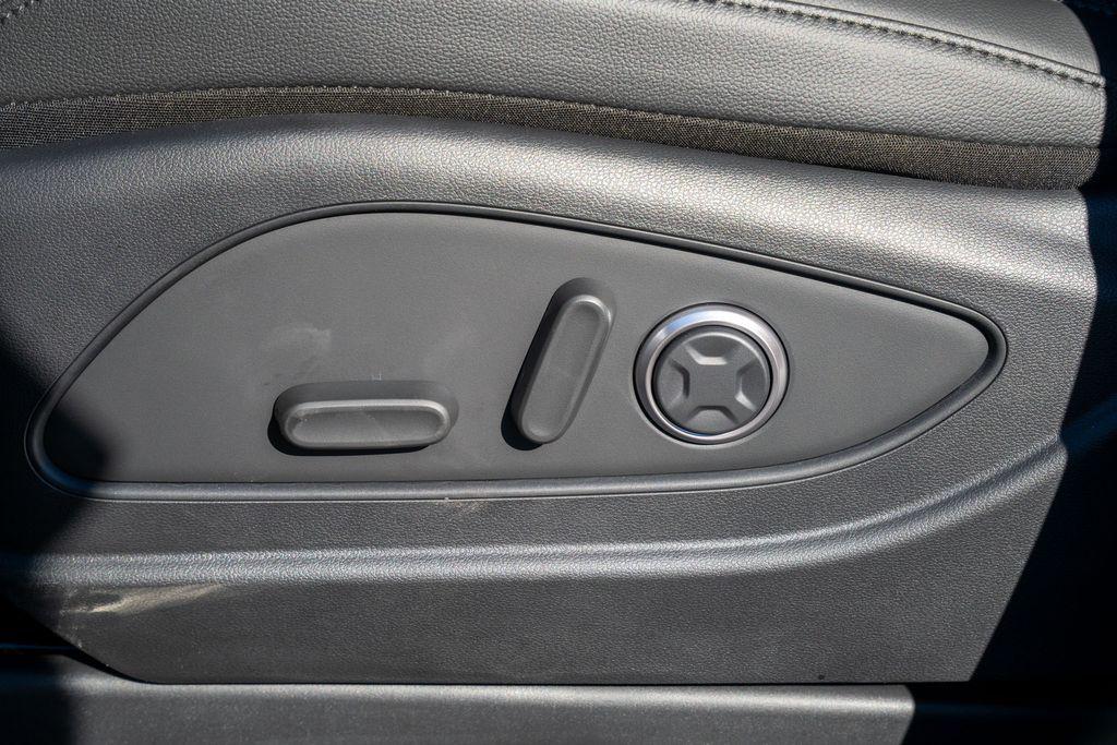 2026 Hyundai Palisade Limited photo 18