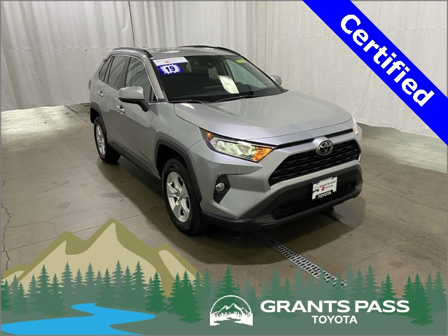 2019 Toyota RAV4 XLE's photo