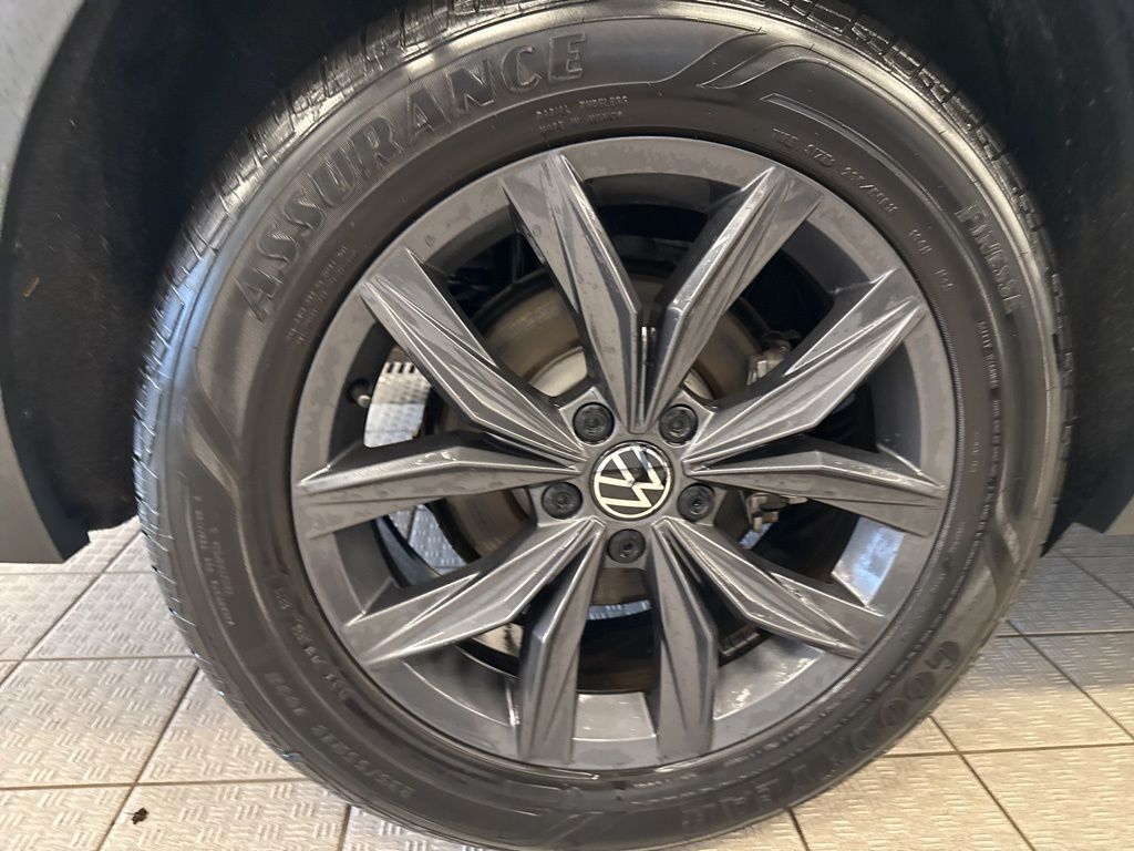 2024 Volkswagen Tiguan SE Wolfsburg Edition photo 4