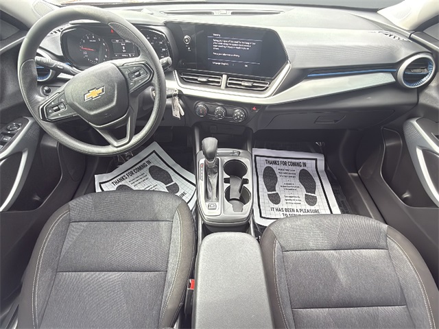 2025 Chevrolet Trax LS photo 12