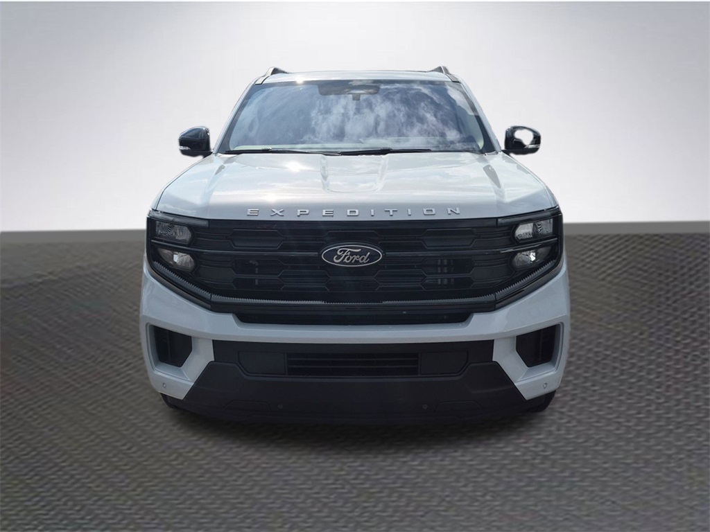 2025 Ford Expedition photo 3