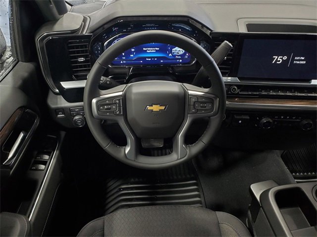 2025 Chevrolet Silverado 1500 LT photo 18