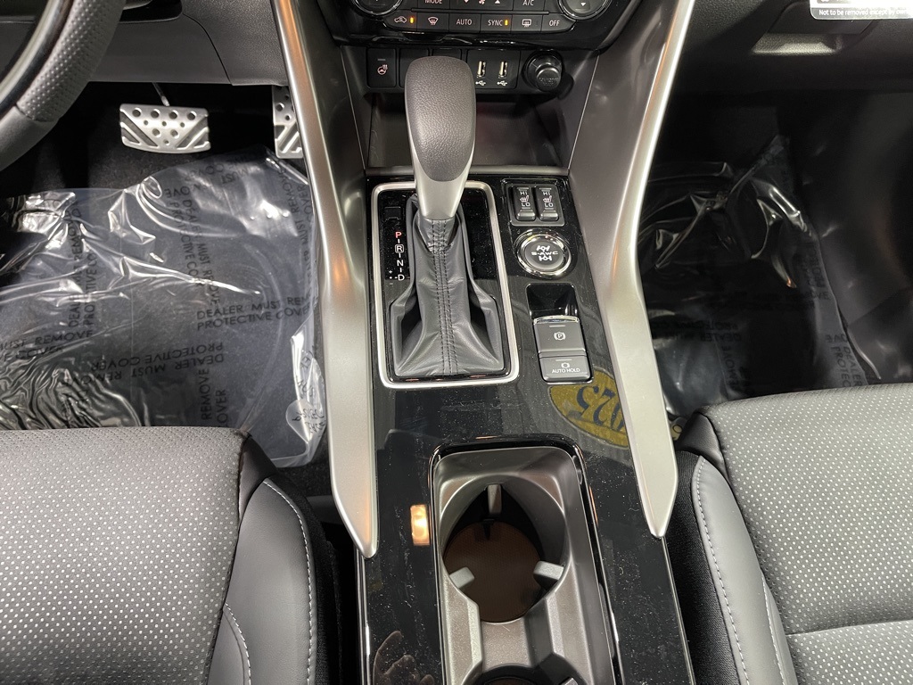 2025 Mitsubishi Eclipse Cross SEL photo 12