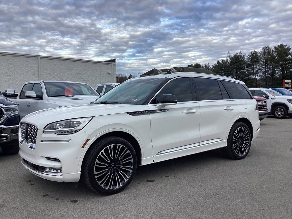 2023 Lincoln Aviator Black Label's photo