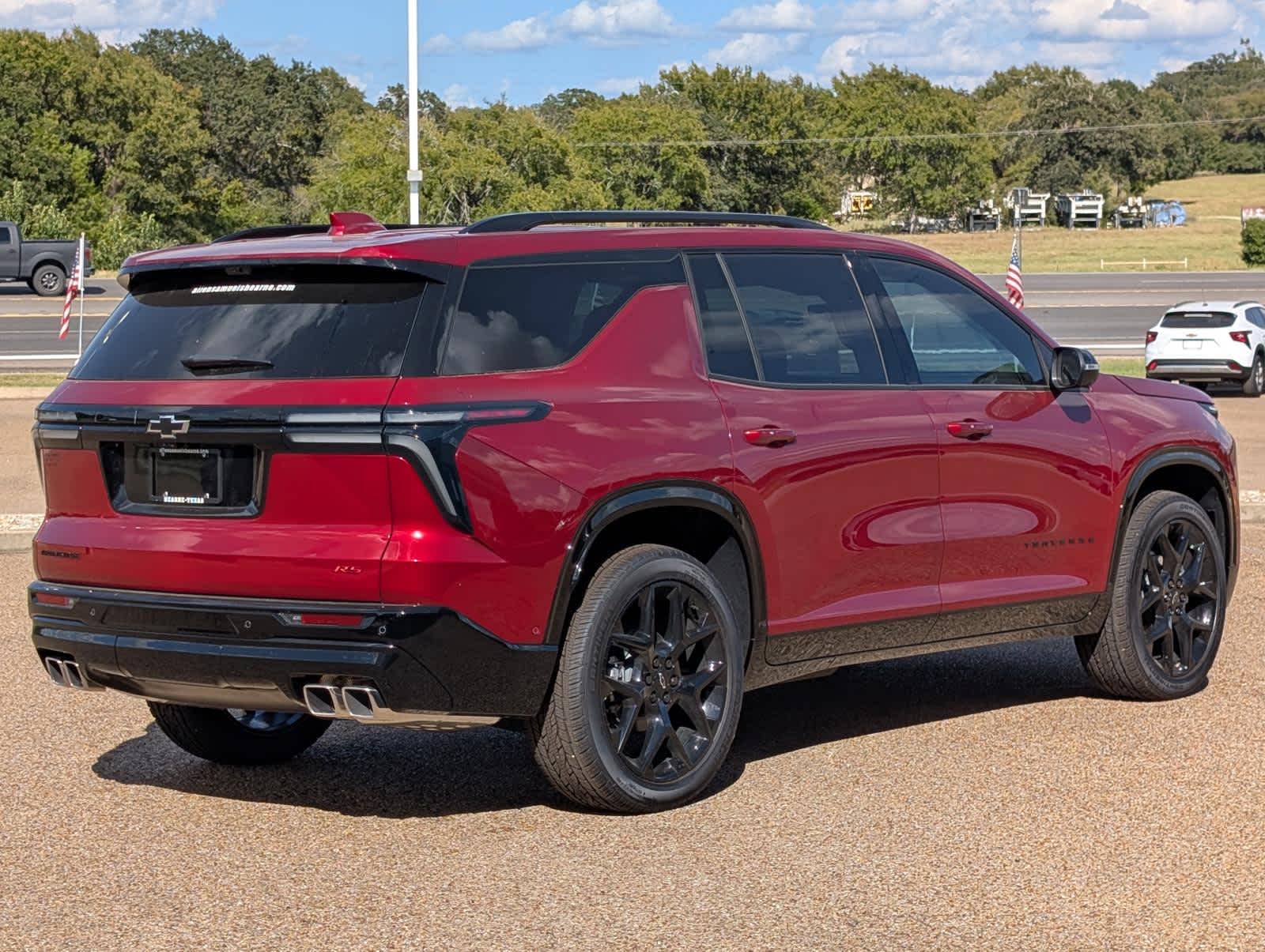 2025 Chevrolet Traverse RS photo 2