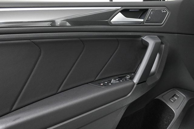 2019 Volkswagen Tiguan SEL Premium R-Line photo 5