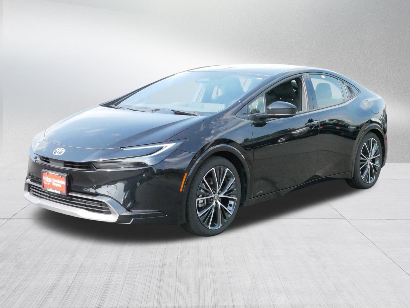 2024 Toyota Prius XLE photo 3