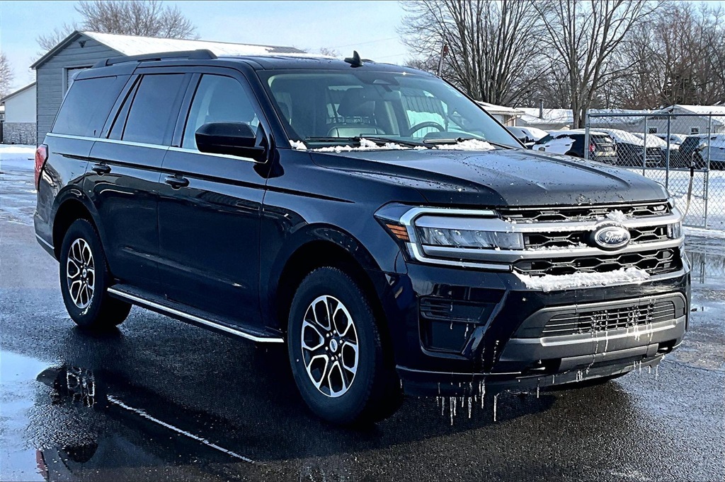 2022 Ford Expedition XLT's photo