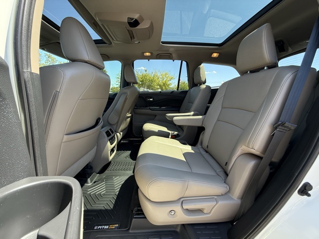 2019 Honda Pilot Elite photo 17