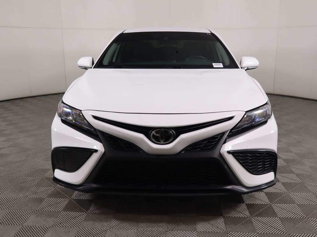 2024 Toyota Camry SE photo 2
