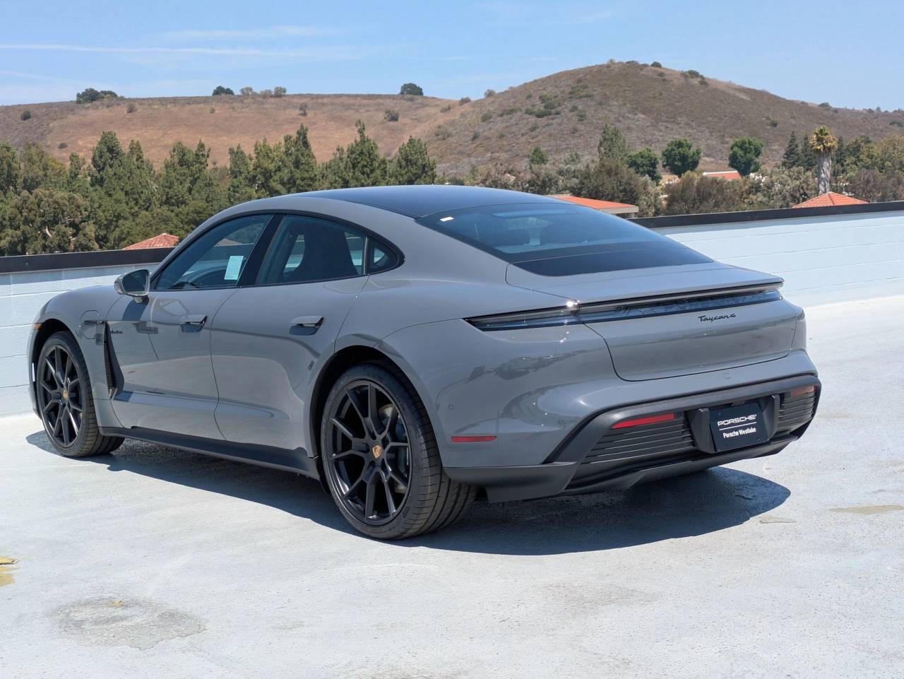 2025 Porsche Taycan 4 photo 3