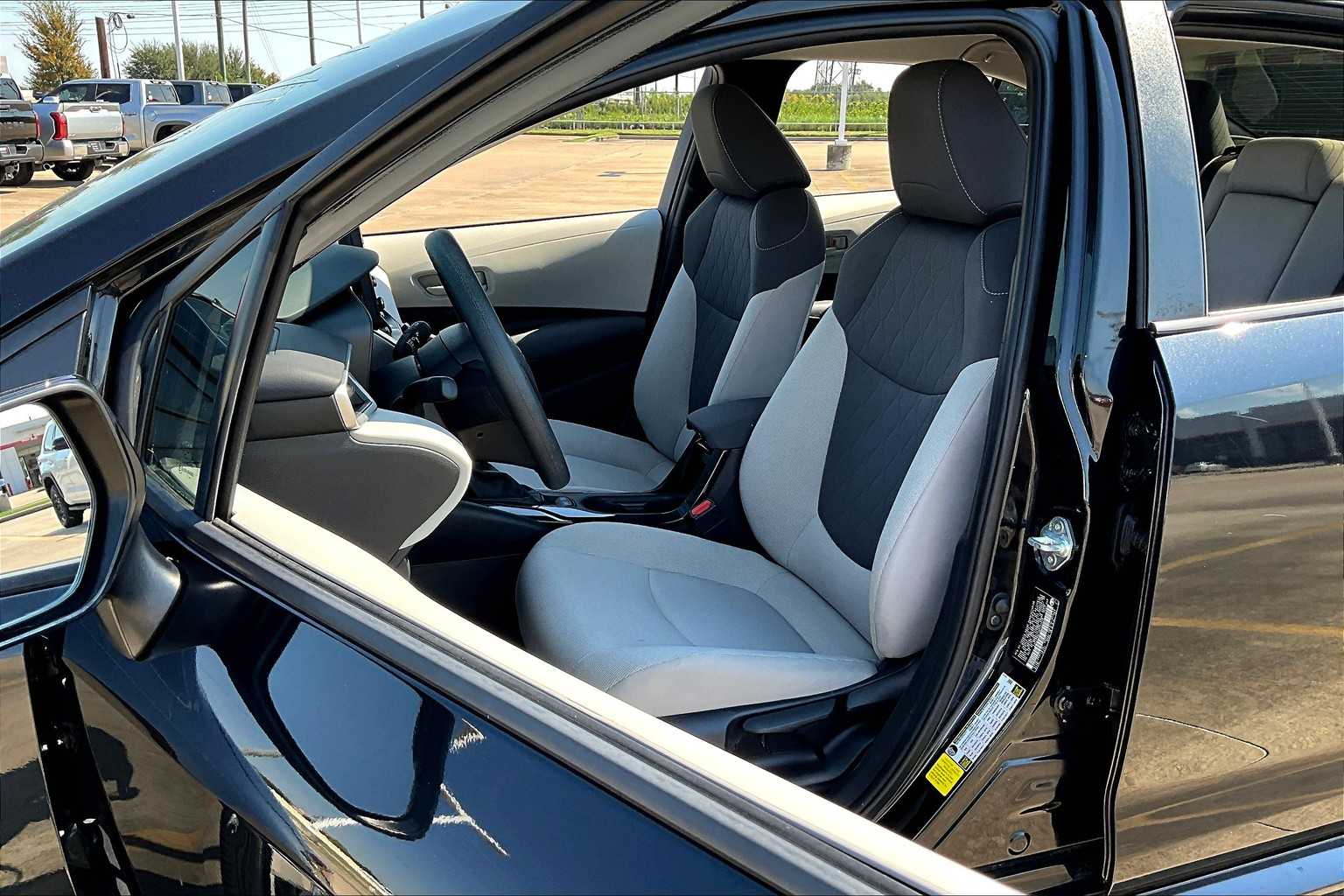 2022 Toyota Corolla LE photo 6