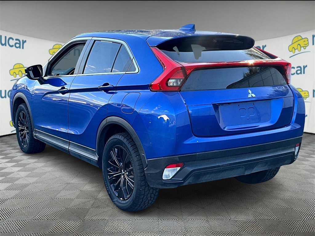 2020 Mitsubishi Eclipse Cross LE photo 4