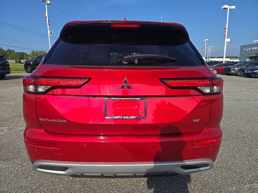 2024 Mitsubishi Outlander SE photo 6
