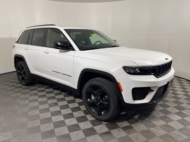 2025 Jeep Grand Cherokee Altitude's photo