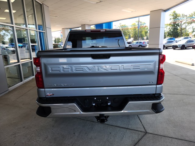 2025 Chevrolet Silverado 1500 LT photo 2