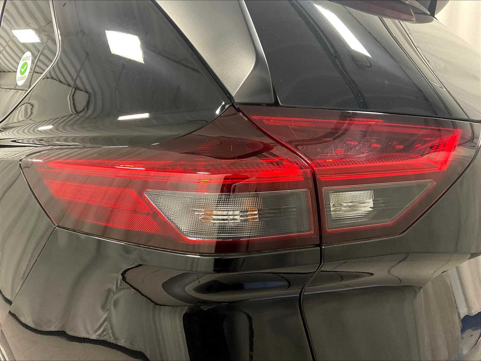 2022 Nissan Rogue SV photo 33