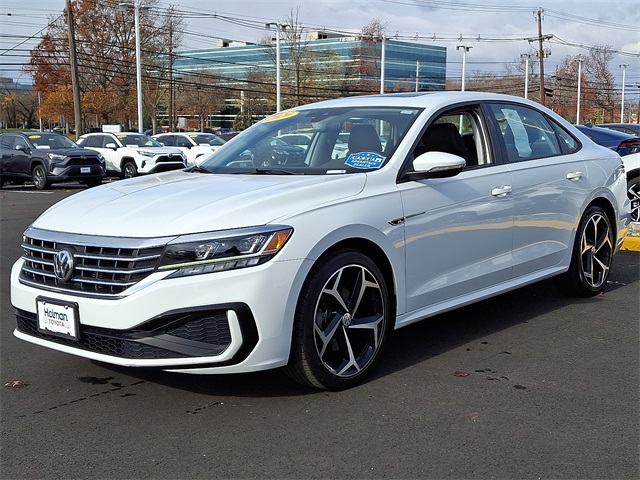 2020 Volkswagen Passat 2.0T R-Line photo 3