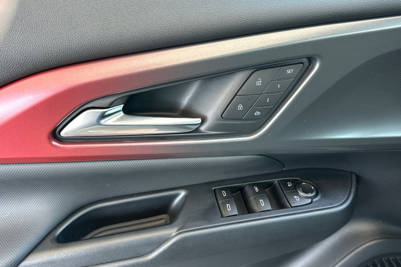 2025 Chevrolet Equinox RS photo 9